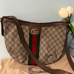 EASTER PRICE!!!!!!Gucci shoulder bag with dust bag